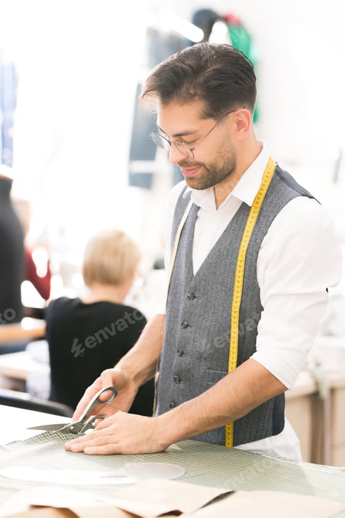 Preview: Skilled Tailor