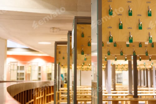 Preview: Empty cloakrooms service with green number tags