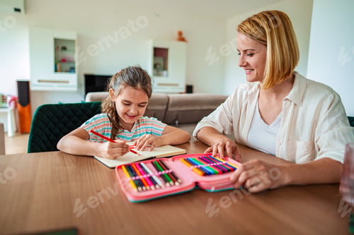 Preview: Creative bonding time with colors and imagination