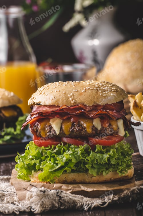 Preview: Homemade bacon burger with lettuce and cheddar