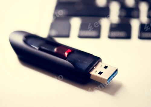 Preview: Universal Serial Bus portable data backup