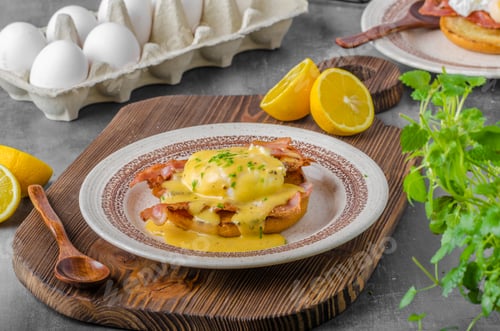 Preview: Eggs benedict with bacon