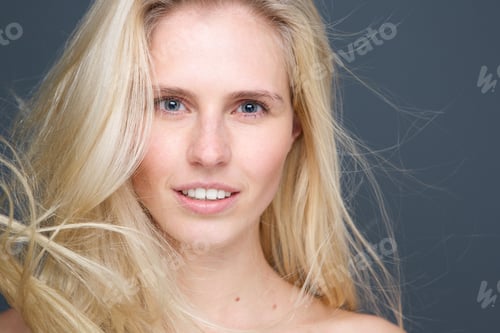 Preview: Beauty blond female fashion model