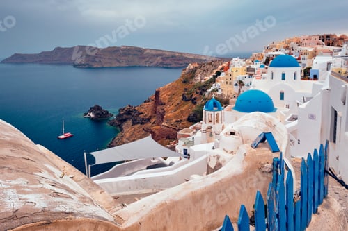 Preview: Famous greek tourist destination Oia, Greece