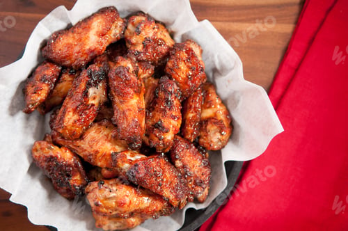 Preview: hot chicken wings in a basket