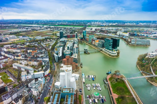 Preview: Wide angle picture of river Rhine, Duesseldorf. Seen from the te
