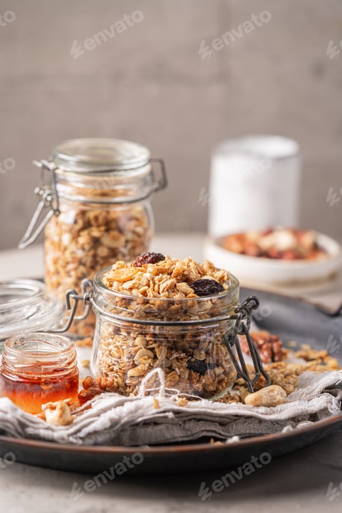 Preview: Delicious homemade granola