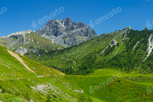 Preview: Mountain landscape along the road to Crocedomini pass