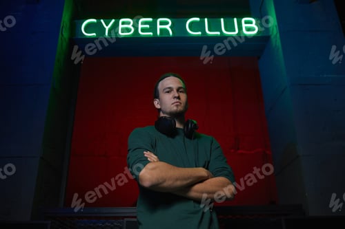 Preview: Computer gamer at cyber club