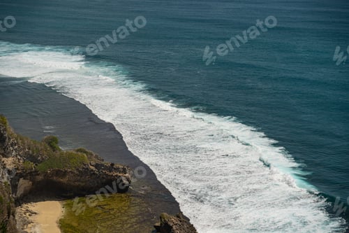 Preview: Waves crashing into coastal cliff in Bali