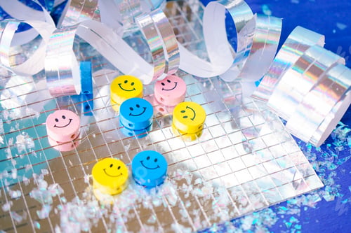 Preview: Conceptual image about happiness in a friends party
