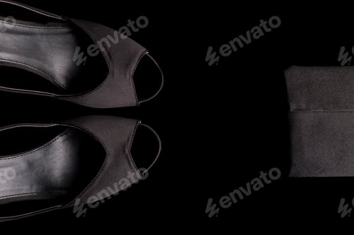 Preview: Elegant black high heels and clutch on black