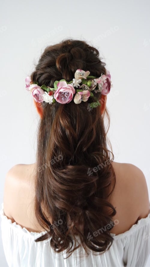 Preview: Brunette Woman with Flower Crown Posing Indoors