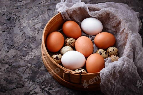 Preview: Chicken and quail eggs