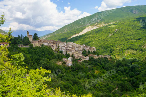 Preview: Anversa degli Abruzzi, Italy: historic town