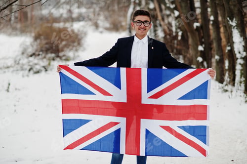 Preview: Indian student in winter