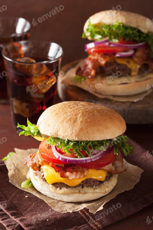 Preview: bacon cheese burger with beef patty, tomato and onion