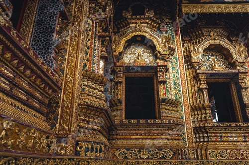 Preview: Wat Phra Buddhabat Si Roi,Golden Temple in Chiang Mai, Thailand
