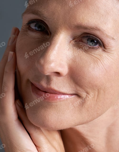 Preview: Age has no effect on her beauty