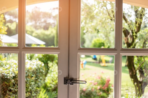 Preview: Nature in window.