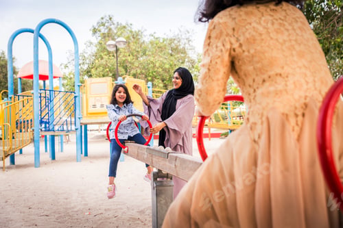 Preview: Happy family in Dubai