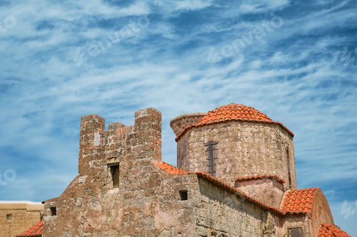 Preview: Church of the Holy Trinity against background of sky with clouds
