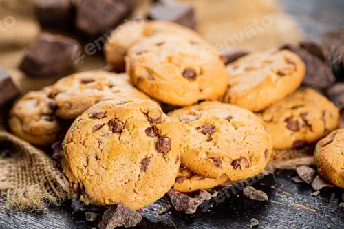 Preview: Delicious Chocolate Chip Cookies and Chocolate Chunks
