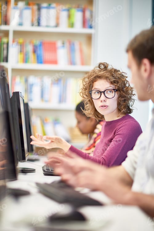 Preview: Students at computer class