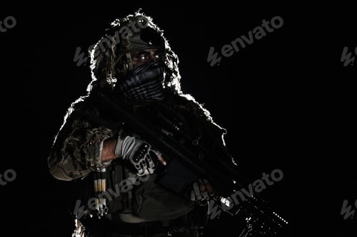 Preview: Army sniper with painted face