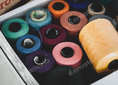 Preview: Thread cotton bobbins in box
