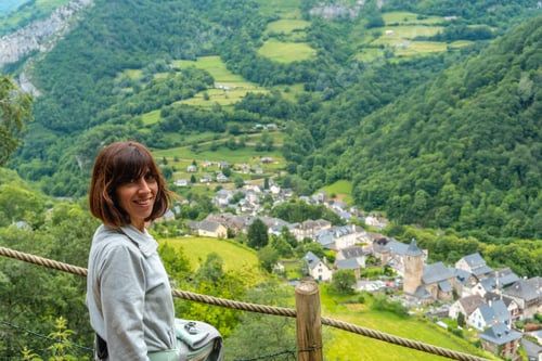 Preview: Tourist woman in the Borce municipality of the French Pyrenees and its beautiful mountains