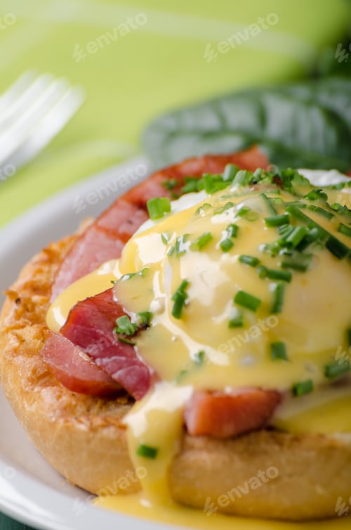 Preview: Egg benedict delish food, crispy bacon