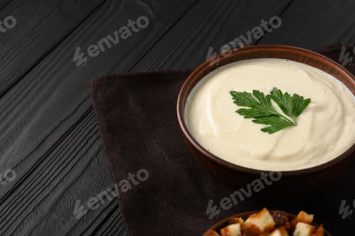 Preview: Creamy cauliflower soup with homemade croutons.