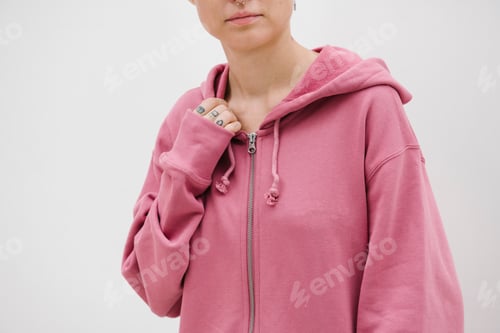 Preview: Model in pink jacket