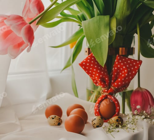 Preview: Easter eggs decorations with flowers