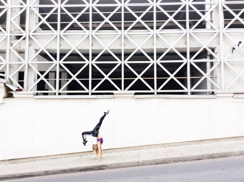 Preview: Dancer in the street, gymnast in the city