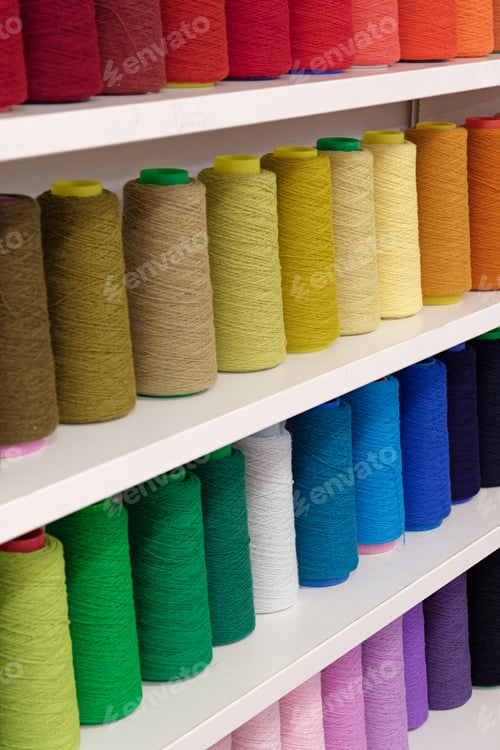Preview: Spools of multi-coloured cotton threads