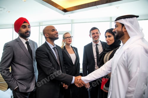Preview: Business team in Dubai