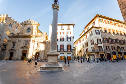 Preview: Morning view on Piazza Santa Trinita in Florence