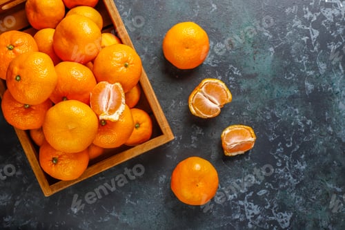 Preview: Fresh juicy clementine mandarins.