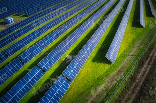 Preview: Large solar power plant on a picturesque green field in Ukraine