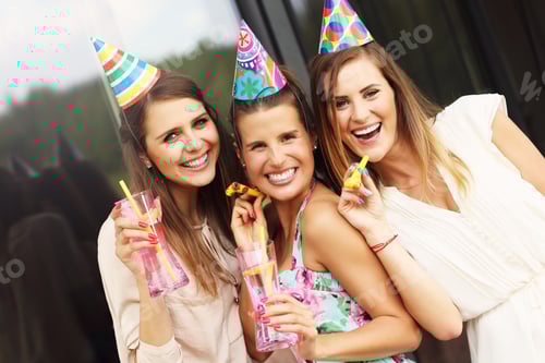 Preview: Group of friends celebrating birthday