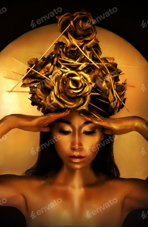 Preview: Woman covered in golden paint