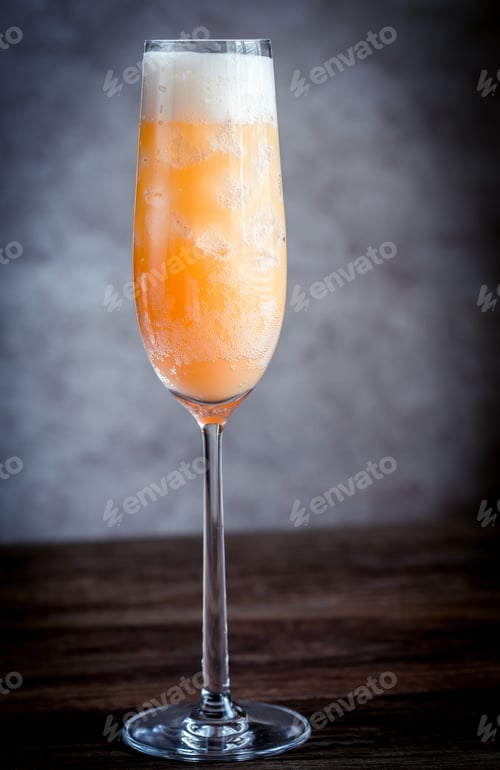 Preview: Bellini cocktail