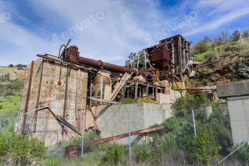 Vista previa: Ruins of old mercury manufacturing facility