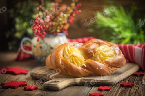 Preview: Sweet buns with cheese.