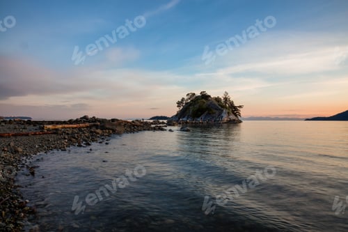 Preview: Nature landscape picture of Whytecliff Park. Background