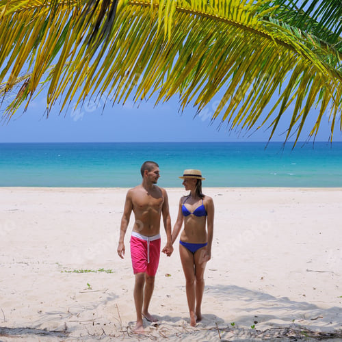 Preview: Couple On A Tropical Beach