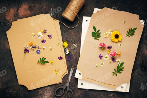 Preview: Flowers and plants on paper press
