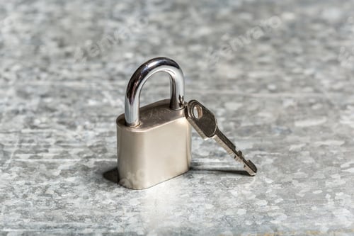 Preview: Padlock on the table